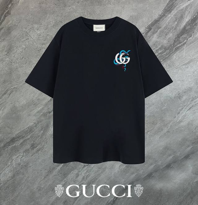 支持年后退换 Gucci~古驰 2025新款高品质圆领短袖T恤 袖口车有进口绣花标 定制定染,手感非常舒服 超级百搭好看的一款短袖 三标齐全 非市场普通版本 随