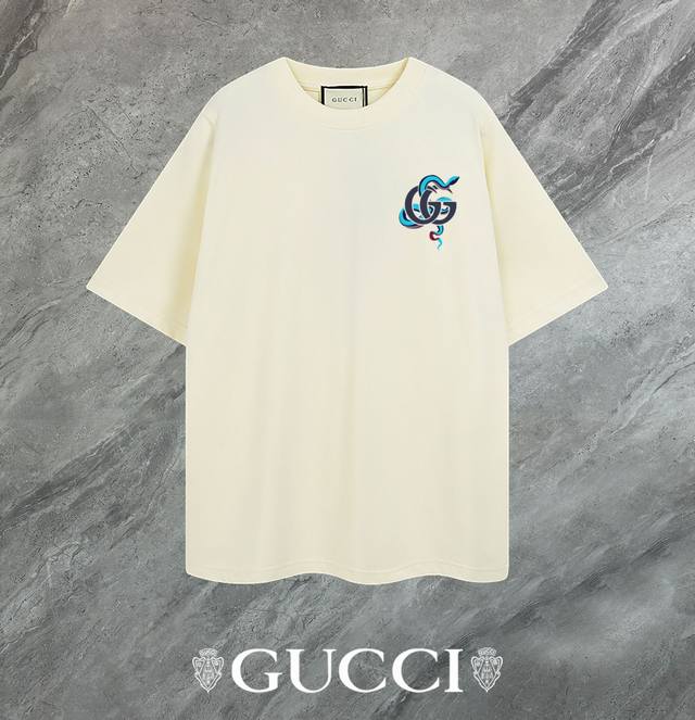 支持年后退换 Gucci~古驰 2025新款高品质圆领短袖T恤 袖口车有进口绣花标 定制定染,手感非常舒服 超级百搭好看的一款短袖 三标齐全 非市场普通版本 随