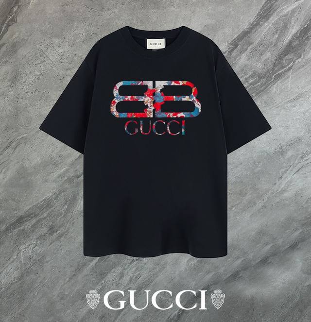 支持年后退换 Gucci~古驰 2025新款高品质圆领短袖T恤 袖口车有进口绣花标 定制定染,手感非常舒服 超级百搭好看的一款短袖 三标齐全 非市场普通版本 随