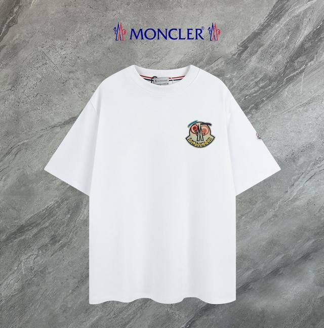 支持年后退换 Moncler~蒙口 2025新款高品质圆领短袖T恤 袖口车有进口绣花标 定制定染,手感非常舒服 超级百搭好看的一款短袖 三标齐全 非市场普通版本 - 点击图像关闭