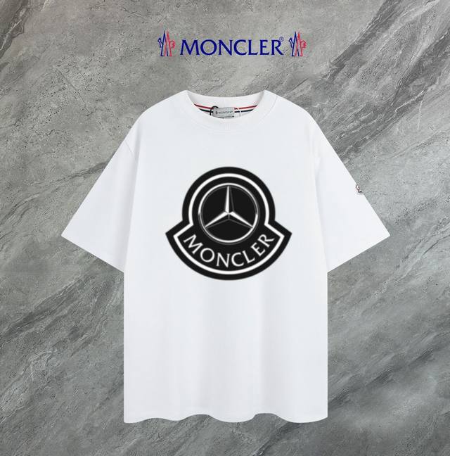 支持年后退换 Moncler~蒙口 2025新款高品质圆领短袖T恤 袖口车有进口绣花标 定制定染,手感非常舒服 超级百搭好看的一款短袖 三标齐全 非市场普通版本