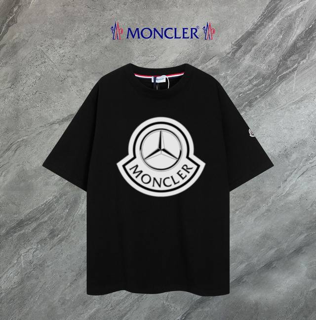 支持年后退换 Moncler~蒙口 2025新款高品质圆领短袖T恤 袖口车有进口绣花标 定制定染,手感非常舒服 超级百搭好看的一款短袖 三标齐全 非市场普通版本