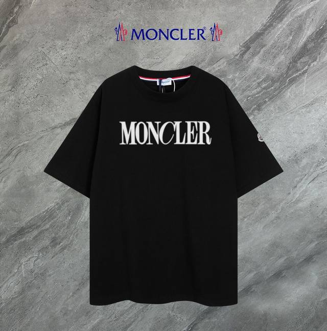 支持年后退换 Moncler~蒙口 2025新款高品质圆领短袖T恤 袖口车有进口绣花标 定制定染,手感非常舒服 超级百搭好看的一款短袖 三标齐全 非市场普通版本