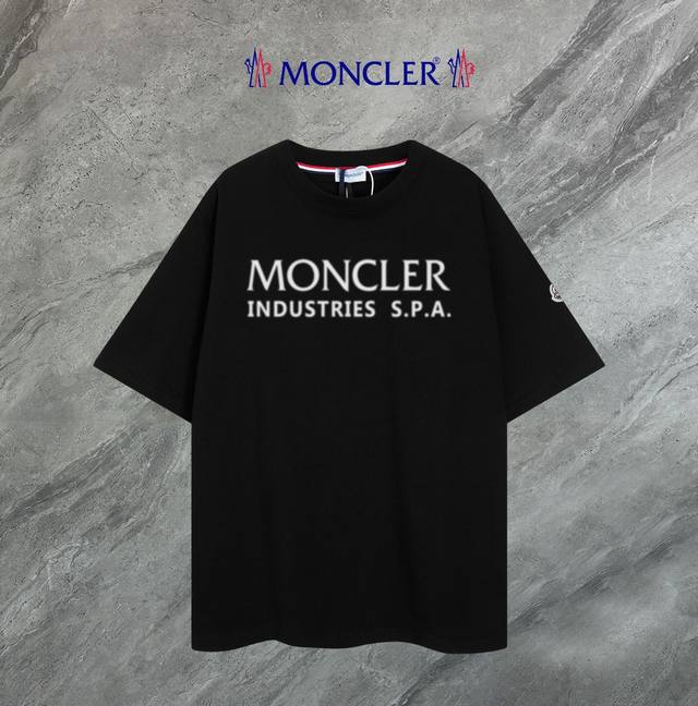 支持年后退换 Moncler~蒙口 2025新款高品质圆领短袖T恤 袖口车有进口绣花标 定制定染,手感非常舒服 超级百搭好看的一款短袖 三标齐全 非市场普通版本