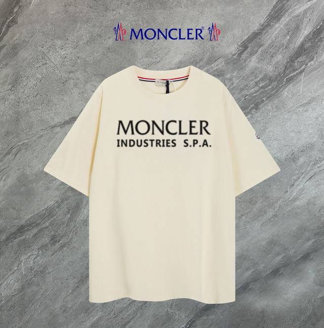 支持年后退换 Moncler~蒙口 2025新款高品质圆领短袖T恤 袖口车有进口绣花标 定制定染,手感非常舒服 超级百搭好看的一款短袖 三标齐全 非市场普通版本