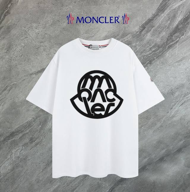 支持年后退换 Moncler~蒙口 2025新款高品质圆领短袖T恤 袖口车有进口绣花标 定制定染,手感非常舒服 超级百搭好看的一款短袖 三标齐全 非市场普通版本