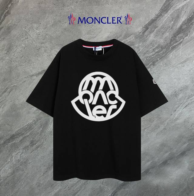 支持年后退换 Moncler~蒙口 2025新款高品质圆领短袖T恤 袖口车有进口绣花标 定制定染,手感非常舒服 超级百搭好看的一款短袖 三标齐全 非市场普通版本