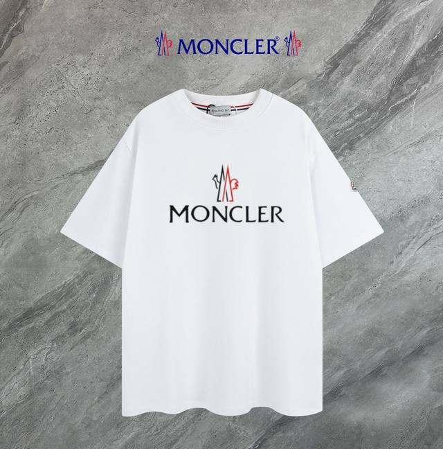 支持年后退换 Moncler~蒙口 2025新款高品质圆领短袖T恤 袖口车有进口绣花标 定制定染,手感非常舒服 超级百搭好看的一款短袖 三标齐全 非市场普通版本