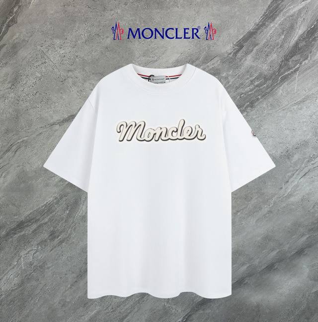 支持年后退换 Moncler~蒙口 2025新款高品质圆领短袖T恤 袖口车有进口绣花标 定制定染,手感非常舒服 超级百搭好看的一款短袖 三标齐全 非市场普通版本