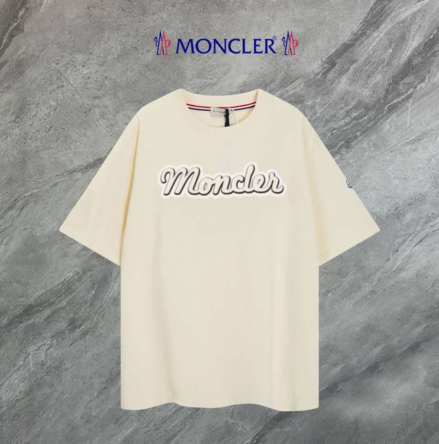 支持年后退换 Moncler~蒙口 2025新款高品质圆领短袖T恤 袖口车有进口绣花标 定制定染,手感非常舒服 超级百搭好看的一款短袖 三标齐全 非市场普通版本