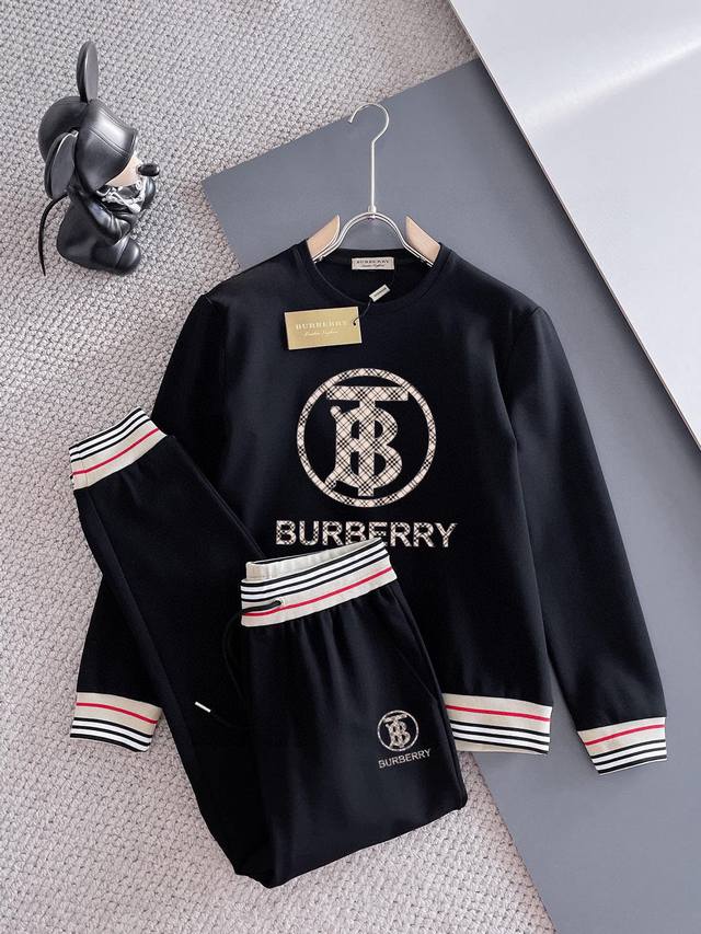 支持年后退换 直 Burberry 巴宝莉 爆款套装来袭 专注官网原版 2024全新爆款卫衣套装 原单狠货倾注顶级设计师的精心之作 就为一个贴合、完美的上身效果