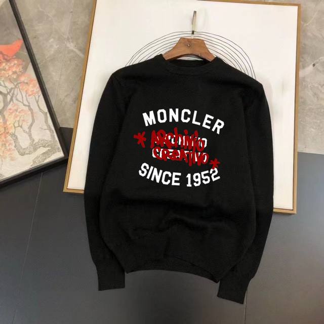 支持年后退换 直 Moncler蒙口 秋冬经典圆领套头羊毛衫，全品相！！！羊毛混纺面料，2024最新款 黄金比例！！修身款软黄金 百搭实用型的单品，搭配及实用性