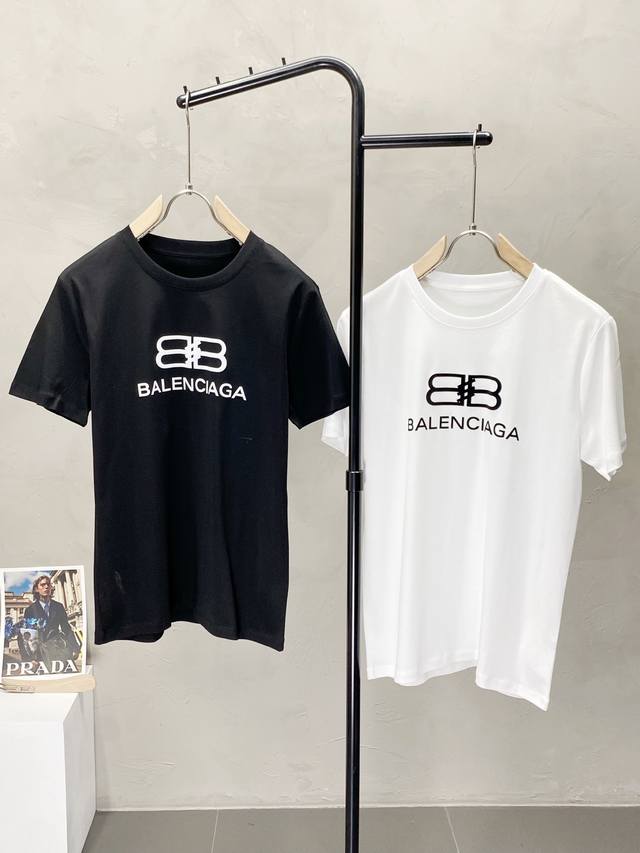 支持年后 。Balenciga巴黎世家独家专供新款原单男士休闲短袖 高端定制 高端版本 时尚百搭爆款进口面料 手感超柔软细腻 穿着亲肤舒适 高端精品 代工厂精细