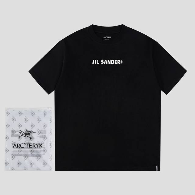 始祖鸟Jil Sander+ 款号F717-1 Fw短袖T恤Jil Sander小鸟Logo印花 高端32S双纱280克面料 重磅面料 定制拉架罗纹同缸同染 三 - 点击图像关闭