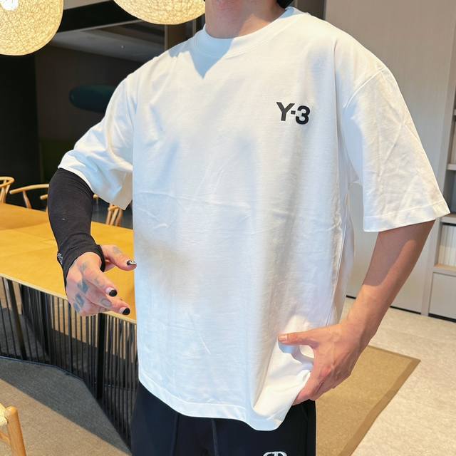 Y-3* 顶级版本 2024秋冬新品加厚290克短袖 火爆上市啦 定制顶级优选洗水棉面料 上身舒适度高 专柜同款装饰 轻奢内敛低调奢华 内搭外穿轻松驾驭不挑人