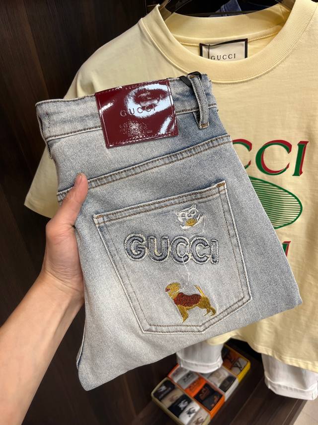 可年后！ 主推 Gucci 独家专供新款古驰潮男时尚休闲牛仔裤，高端欧版原单裤子，潮流时尚休闲裤子 透气舒适度高，细节无可挑剔，品牌元素设计理念，体现高品质。呈