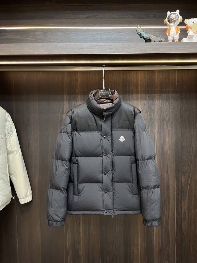 可年后！ 主推 Moncler 蒙口 2025爆款羽绒立领羽绒，袖可拆 双面穿羽绒服！90白鸭绒填充，轻奢顶级休闲潮流外套！尺码 M-Xxxl H2025春季新