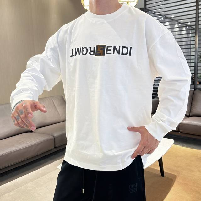 支持年后 Fend1* 顶级版本 2024秋冬新品长袖 火爆上市啦 定制顶级优选洗水棉面料 上身舒适度高 专柜同款装饰 轻奢内敛低调奢华 内搭外穿轻松驾驭不挑人