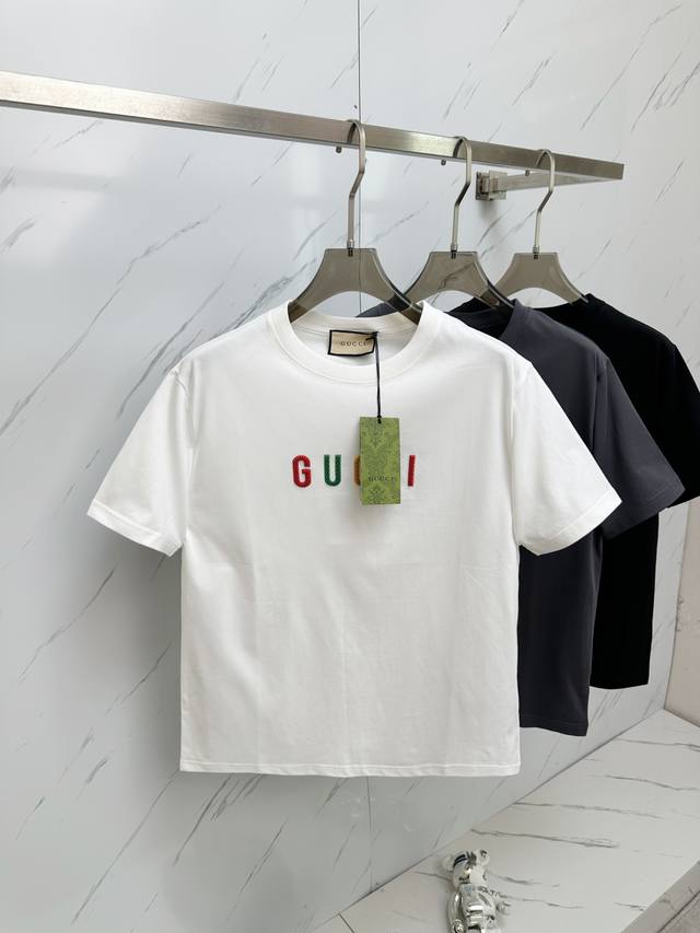 GUCCI GC 25SS早春新款 经典字母logo哇胶厚板短袖 轻奢主义 男女日常通勤穿搭必备单品 正确版本 欢迎对比 码数：S-2XL