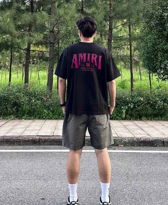 AMIRI*25s新款圆领T恤.男女同款！基础款字母印花.色彩层析分明.简单明了的理念元素来完成人人都可以上身效果非常明显.双面烫画叠加烫钻层次工艺.优选300