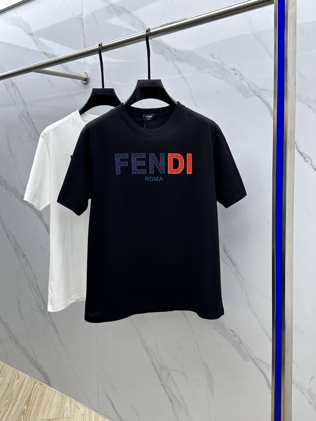 Fendi 芬迪 2025春夏新款男士短袖T恤圆领，全新升级百搭基础款，低调奢华，品格之选！甄选进口面料打造而成，吸湿性好，舒适透气，享受轻薄轻松自在的穿着体验 - 点击图像关闭