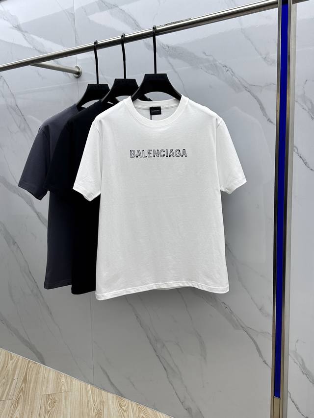 Balenciaga 巴黎世家 2025春夏新款男士短袖T恤圆领，全新升级百搭基础款，低调奢华，品格之选！甄选进口面料打造而成，吸湿性好，舒适透气，享受轻薄轻松