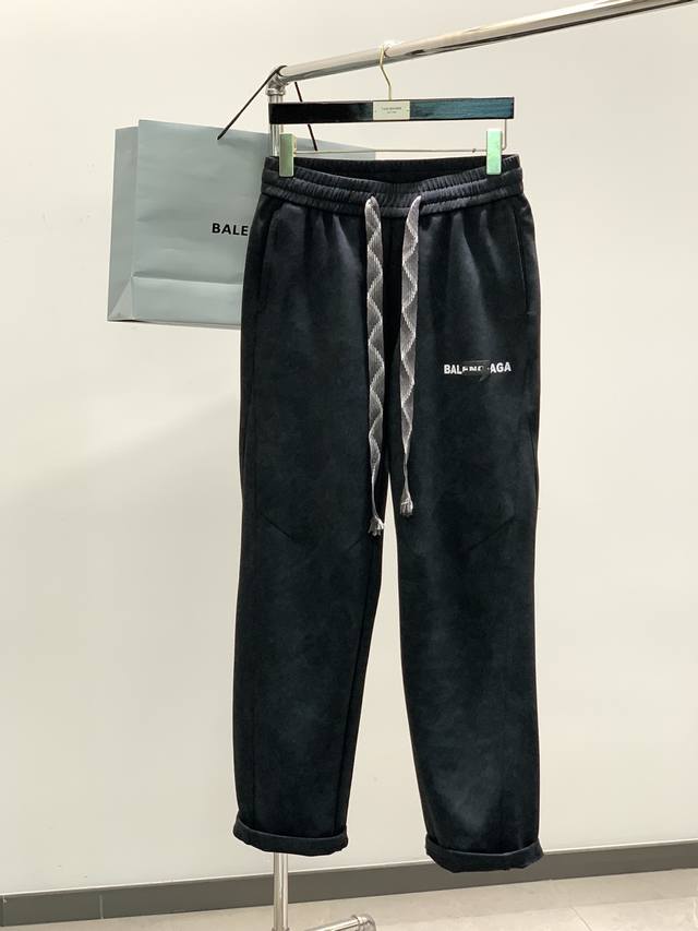 Balenciaga 巴黎世家，2025春季最新品，专柜同步有售，原单狠货，水洗休闲裤，进口原版水洗弹力面料，舒适有弹性，顶级印花工艺字母图案Logo，原版五金