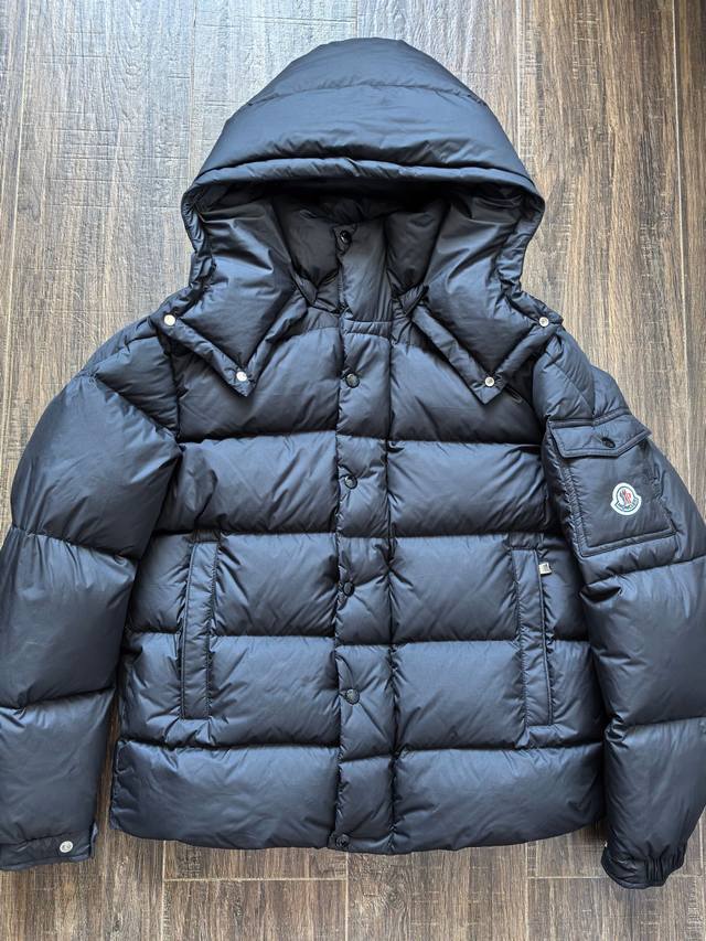 高版本 雾面玛雅短款 Moncler 蒙口 羽绒服 官网原版！ 一流质感休闲爆款羽绒服，100%90绒,摸不到一根羽毛杆,轻盈,厚实,保暖 体验真正好羽绒请不要 - 点击图像关闭