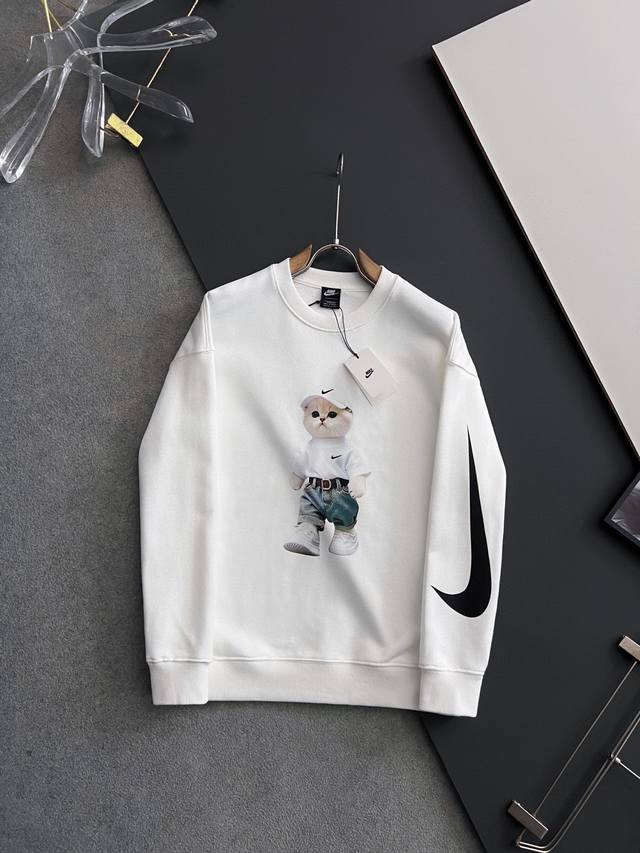 Nike*！最高版｜独家 高端定制。 15年专业卫衣，无论是面料上还是版型上都是完美越级，精美工艺圆领款，独家特制纯棉480克面料升级水洗大毛圈、柔软贴身科技面