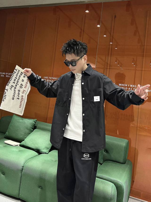 Acne Studios 官网专柜最新秋款男士必备款衬衫外套，100%天然棉，褶皱效果展现质感 舒服透气，原单狠货，原版面料，柔软舒适，上身高端又奢华，足够场面