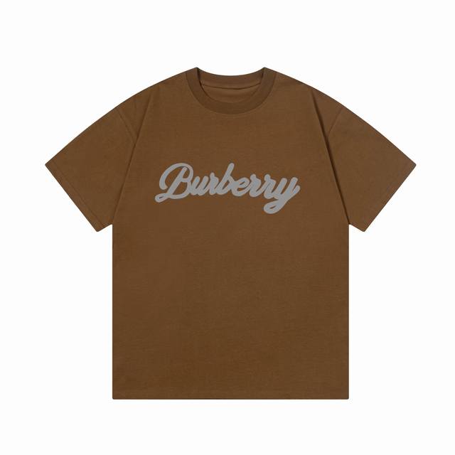 隔天到 BURBERRY 巴宝莉 字母直喷印花 Logo标识精致升级，灵感源自八十年代复古 原版面料 官方同款 短袖T恤 定制300克同缸染面料 手感非常舒服