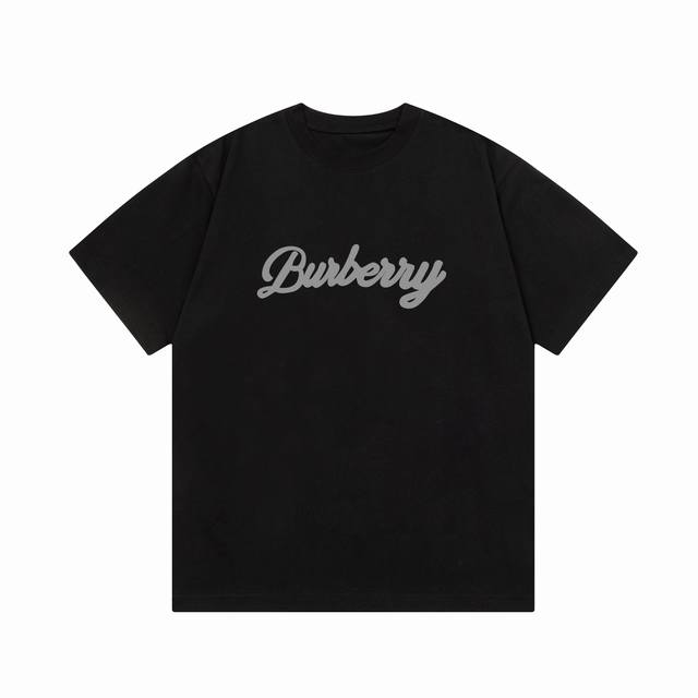 隔天到 BURBERRY 巴宝莉 字母直喷印花 Logo标识精致升级，灵感源自八十年代复古 原版面料 官方同款 短袖T恤 定制300克同缸染面料 手感非常舒服