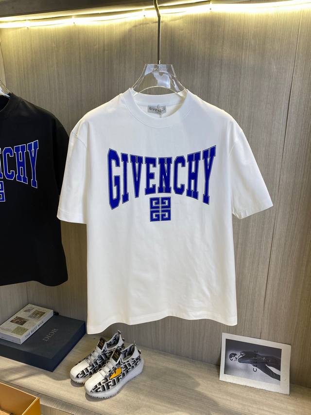 GIVENCHY纪梵希 2025ss春夏高品质高克重索罗纳纯棉T恤，工艺品级别，重工工艺，尊享好货，车线做工符合精品要求，超级好搭配，品质及剪裁设计都堪称一流，