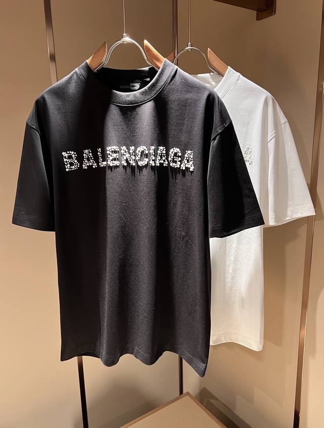 BALENCIA*巴黎*家 2025春夏新款男女同情侣款休闲宽松棉质圆领短袖T恤衫！贸易公司渠道稀出，同步官网发售 ！ 2025春夏最新系列，经典时尚设计元素，