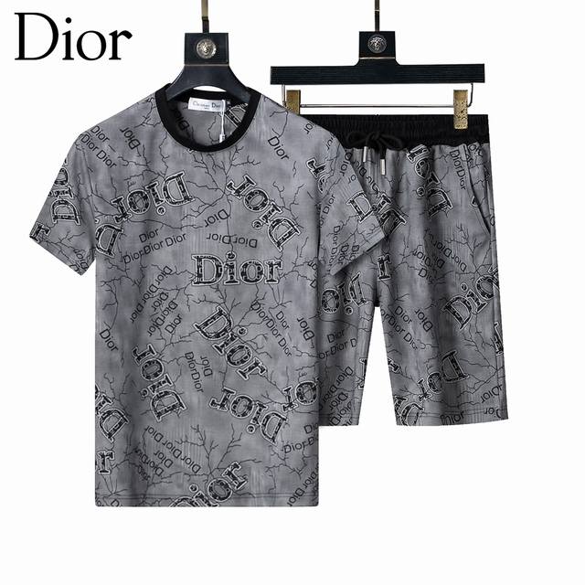 ChristianDior 男士套装 世界时尚顶级纯棉手感滑爽极度舒适体验全球顶尖设计无敌高品质随时随地，都保持奢华高贵的特有的视觉质感.M一3XXL