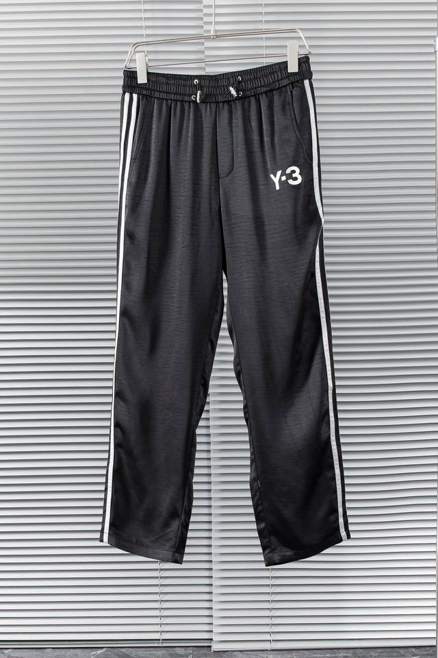 New# Y-3 2025SS 春夏最新轻薄款棉质休闲裤#版型超正、上身无敌帅气的新款裤装，绝对是春夏季最值得闭眼入手的款式！着身舒爽、快速排汗吸湿，提升整体舒