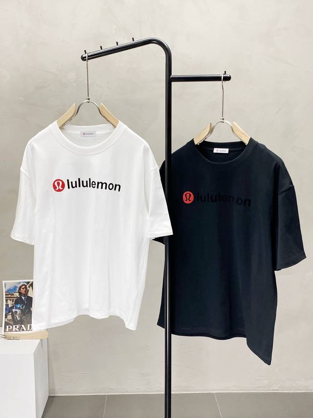 Lululemon露露乐蒙独家专供新款原单男士休闲春夏短袖 高端定制 高端版本 时尚百搭爆款进口面料 手感超柔软细腻 穿着亲肤舒适 高端精品 代工厂精细做工 上