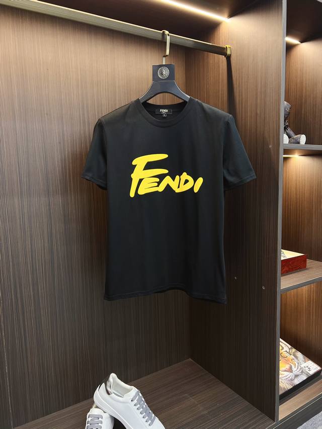 FENDI 芬迪 2025年春夏新品上新 三标齐全 圆领短袖T恤 好货不用过多介绍 看细节 专柜码数：M-4XL