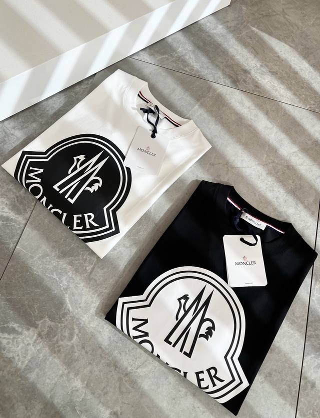 Moncler蒙家 2025春夏最新男女同款贸易订单短袖T恤，全品相！！网红款！采用logo图案印花设计！上身舒适透气，不僵硬，整体有着丰富的立体感，品质出口订 - 点击图像关闭